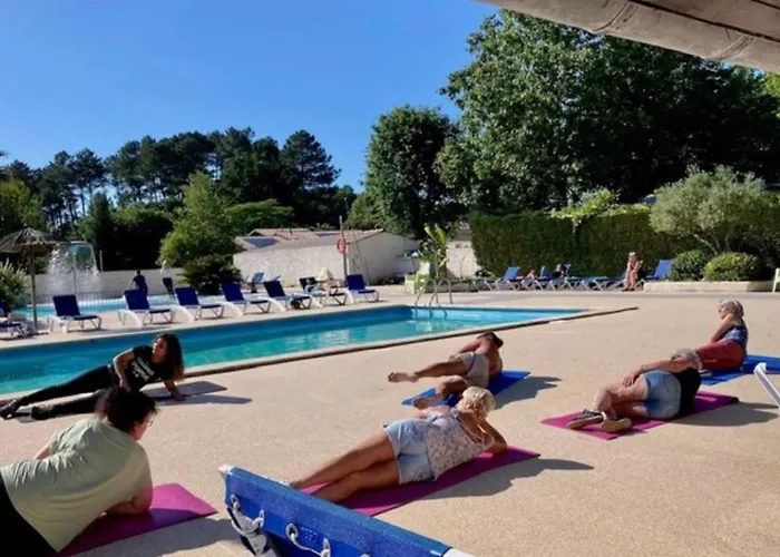 Mobil Avec Terrasse A - Api-1-52-682 * Sainte-Eulalie-en-Born